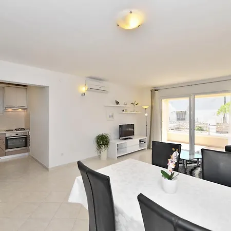 Holiday home Diva House